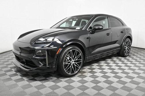 2025 Porsche Macan Turbo