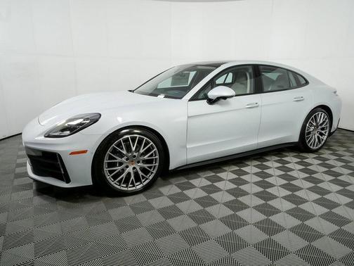 2026 Porsche Panamera 4