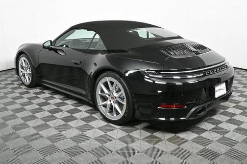 2025 Porsche 911 Carrera
