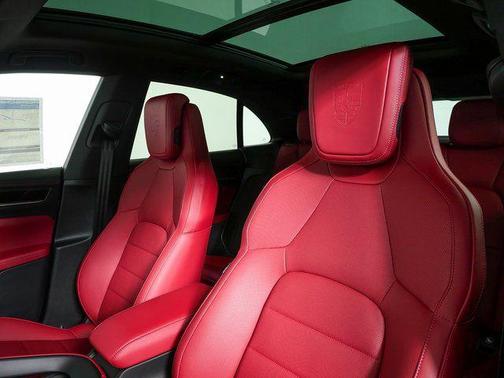 2026 Porsche Macan 4