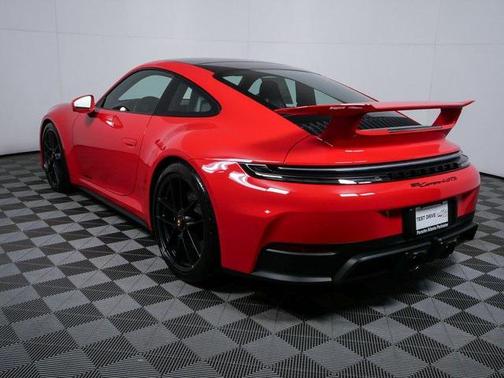 2026 Porsche 911 Carrera 4 GTS