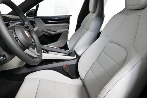 2025 Porsche Macan Electric 4