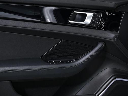 2022 Porsche Panamera 4