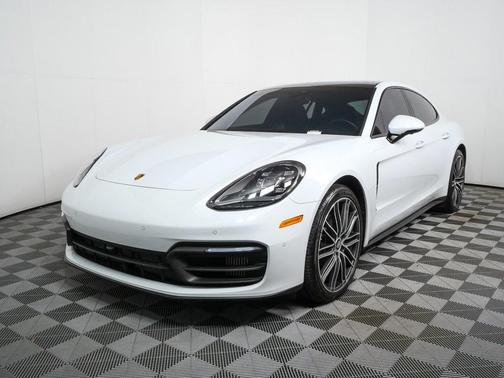 2022 Porsche Panamera 4
