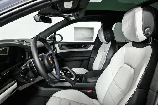 2026 Porsche Cayenne GTS