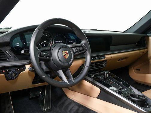 2020 Porsche 911 Carrera 4