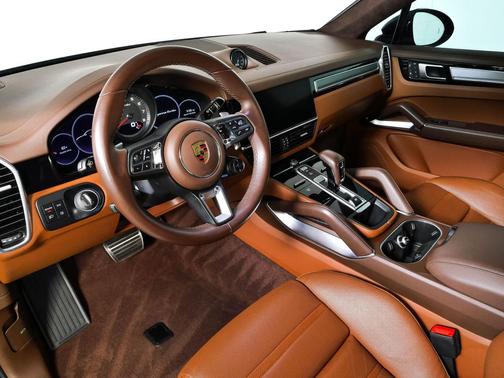 Mahogany Metallic 2022 Porsche Cayenne Turbo