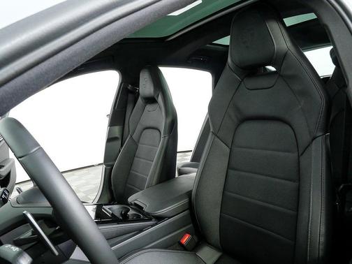 2026 Porsche Panamera RWD