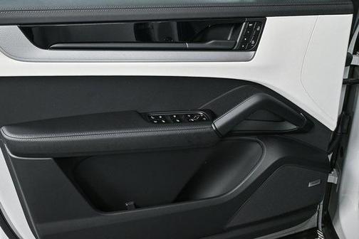 2025 Porsche Cayenne E-Hybrid S