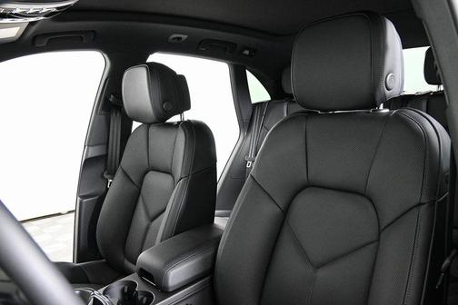 2025 Porsche Macan AWD