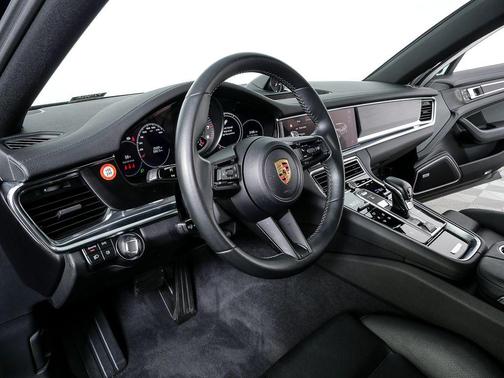 2023 Porsche Panamera Platinum Edition