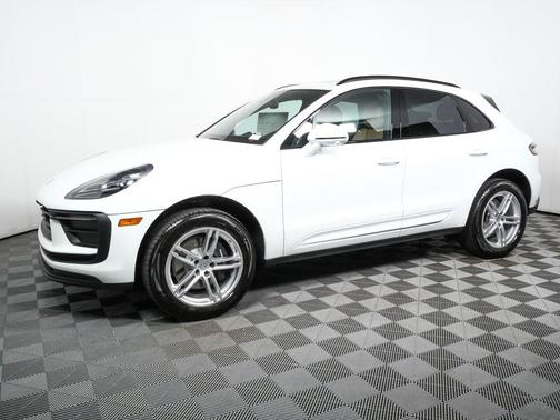 2026 Porsche Macan AWD