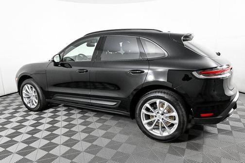 2025 Porsche Macan 4S