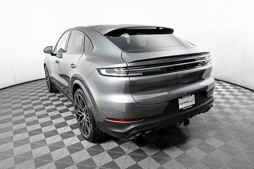 2025 Porsche Cayenne AWD