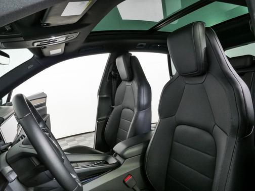 Black 2025 Porsche Macan Macan Electric