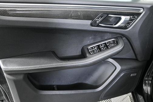 2024 Porsche Macan AWD