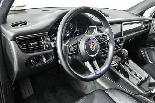 2024 Porsche Macan AWD