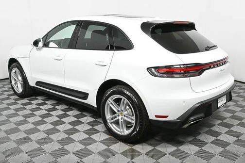 2025 Porsche Macan Base