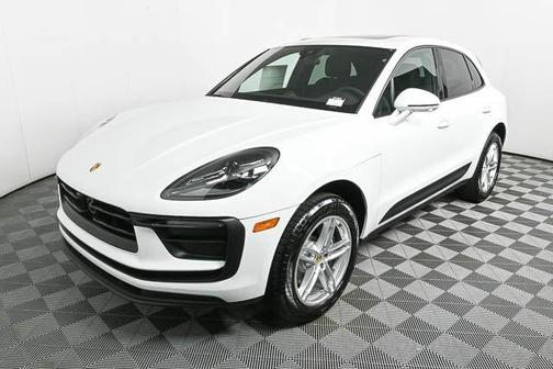 2025 Porsche Macan Base