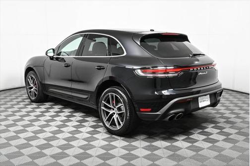 2022 Porsche Macan Base