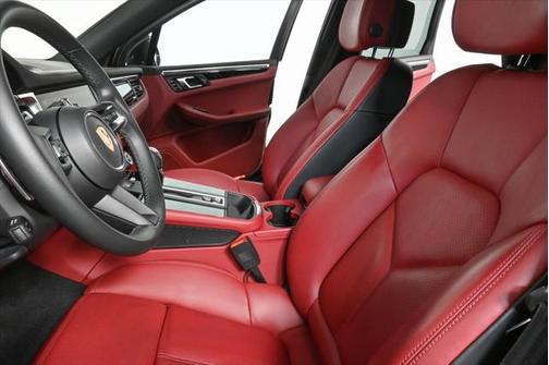 2022 Porsche Macan Base