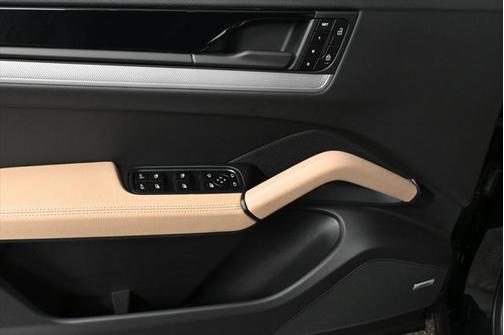 2025 Porsche Cayenne AWD