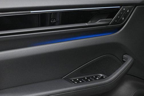 2025 Porsche Macan RWD