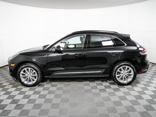 2025 Porsche Macan AWD