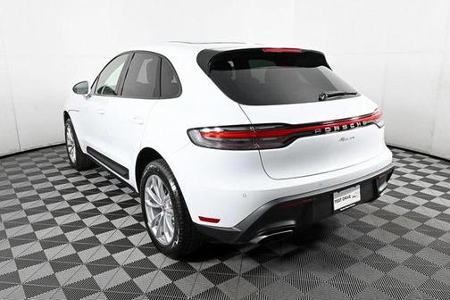2025 Porsche Macan AWD