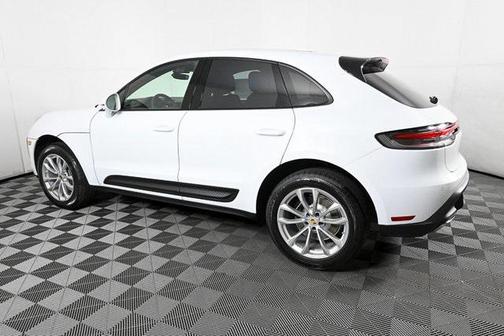 2025 Porsche Macan AWD