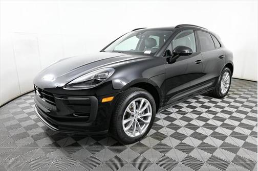 2025 Porsche Macan Base