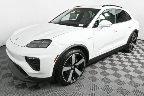 2025 Porsche Macan RWD