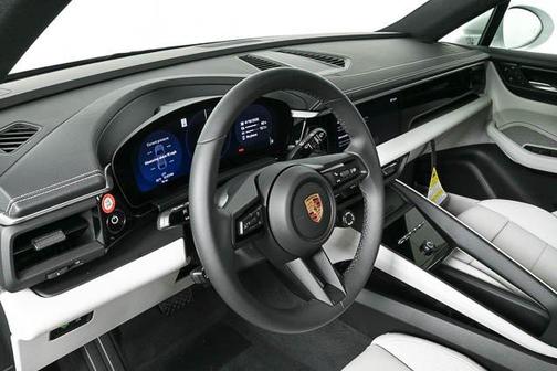 2025 Porsche Macan RWD