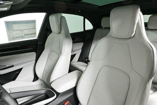 2025 Porsche Macan RWD