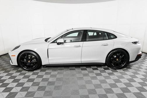2025 Porsche Panamera RWD