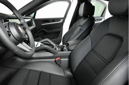 2025 Porsche Cayenne AWD