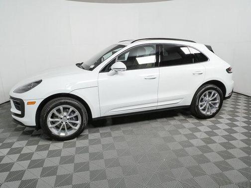 2026 Porsche Macan AWD