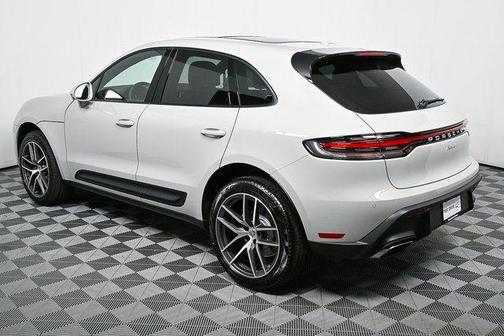 2025 Porsche Macan AWD