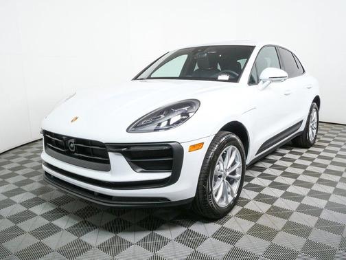 2026 Porsche Macan AWD