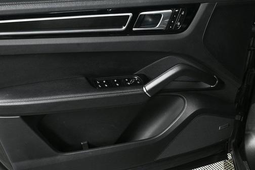 2023 Porsche Cayenne GTS
