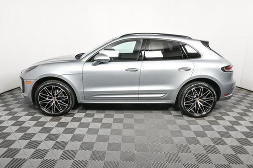 2025 Porsche Macan AWD