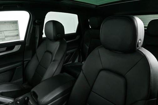 2025 Porsche Cayenne AWD