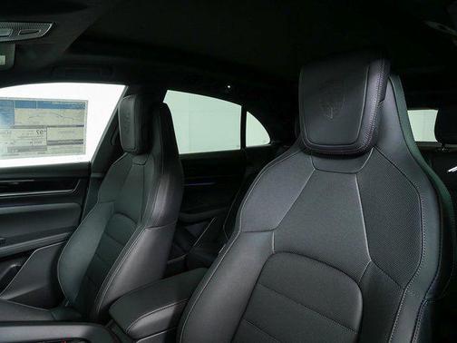 2026 Porsche Macan RWD