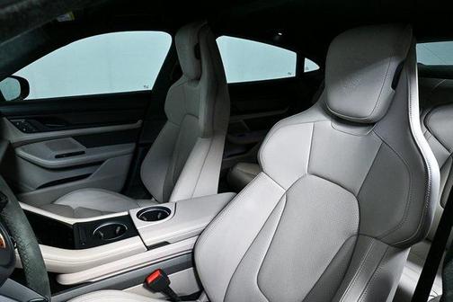 2022 Porsche Taycan GTS