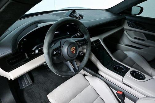 2022 Porsche Taycan GTS