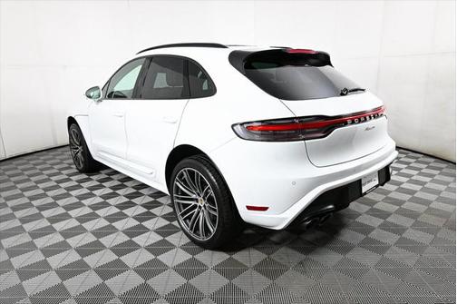 2024 Porsche Macan Base
