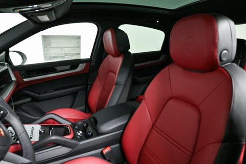 2025 Porsche Cayenne AWD