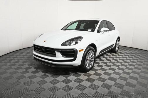 2025 Porsche Macan AWD