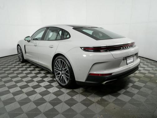 2026 Porsche Panamera RWD