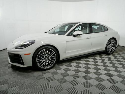 2026 Porsche Panamera RWD